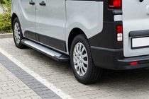 Renault Trafic 2015- гг. Боковые пороги Allmond Grey (2 шт., алюминий) фото 1
