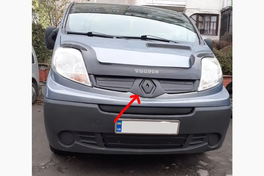 Renault Trafic 2001–2015 гг. Зимняя накладка на решетку радиатора 2001-2007, Глянцевый Image