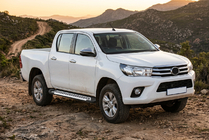 Toyota Hilux 2015- гг. Боковые Подножки Line (2 шт., Алюминий) фото 1