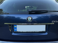 Skoda Octavia II A5 2010-2013 гг. Хромированная накладка над номером Carmos (нержавейка) фото 5
