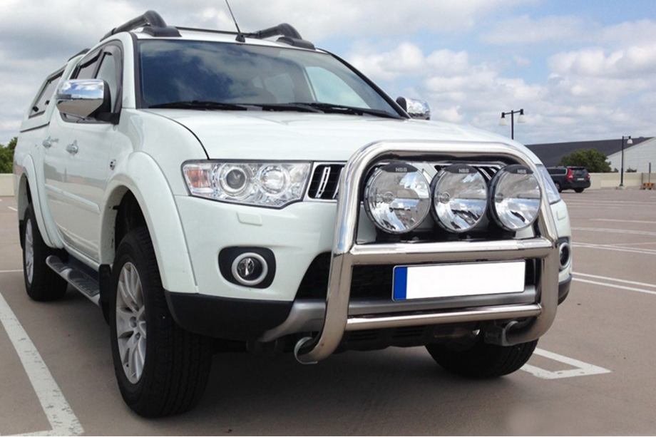 Mitsubishi L200 2006-2015 гг. Кенгурятник WT018 (нержавейка) Image
