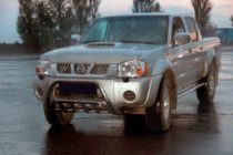 Nissan NP300 1999-2015 гг. Кенгурятник WT002 (Нержавейка) фото 1