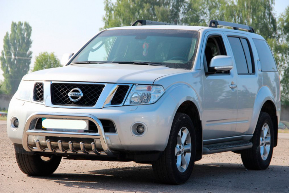Nissan Navara 2006-2015 гг. Передняя защита WT008 (нержавейка) Image
