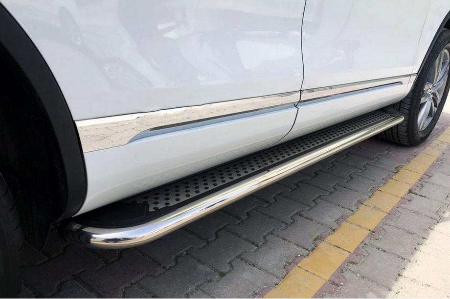 Volkswagen Touareg 2002–2010 гг. Боковые Подножки Maydos V2 (2 шт., Алюминий и Нержавейка) Image