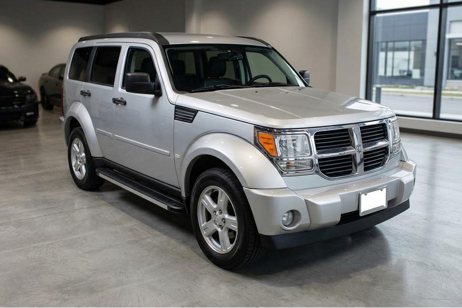 Dodge Nitro 2006-2011 гг. Боковые Подножки Maya V1 (2 шт., Алюминий) Image