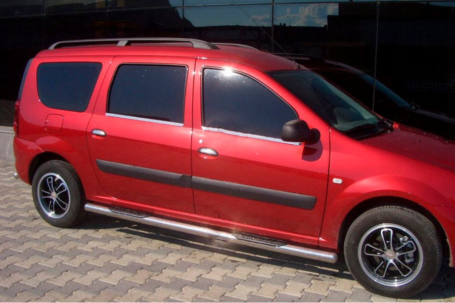 Dacia Logan MCV 2004-2014 гг. Боковые трубы (2 шт., нержавейка) 60 мм, с пластиковыми вставками Image