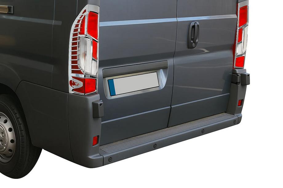 Fiat Ducato 2006-2025 гг. Накладки на задние фонари с изгибом (2014+, 2 шт, пластик) Image