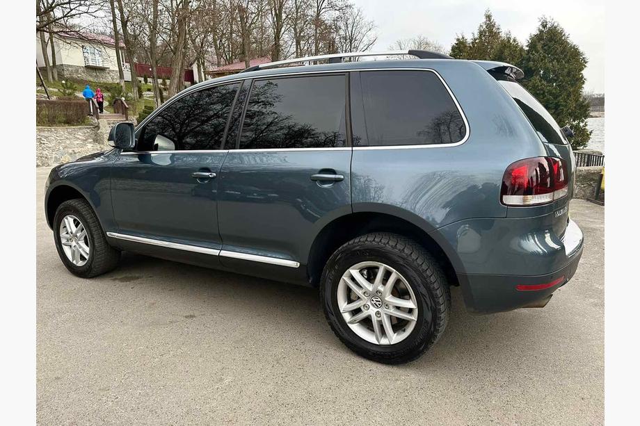 Volkswagen Touareg 2002–2010 гг. Хромированные Рейлинги (Пластиковые Ножки) Пластиковая ножка Фото 2