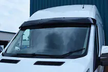 Ford Transit 2014- гг. Козырек на лобовое стекло (черный глянец, 5мм) фото 4