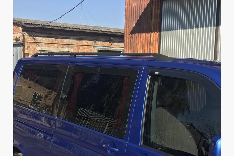 Volkswagen T5 Transporter 2003-2010 гг. Черные рейлинги Длинная база, пластиковые ножки Фото 6