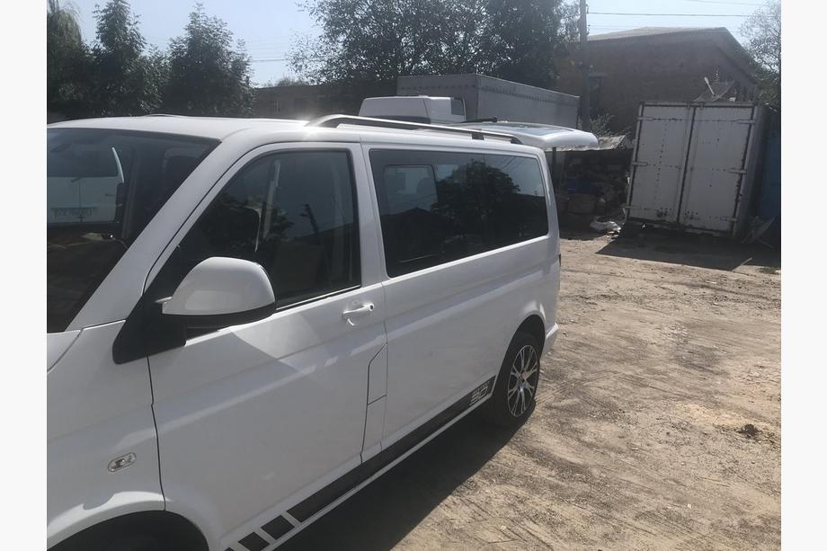 Volkswagen T5 Multivan 2003–2010 гг. Черные рейлинги Фото 9