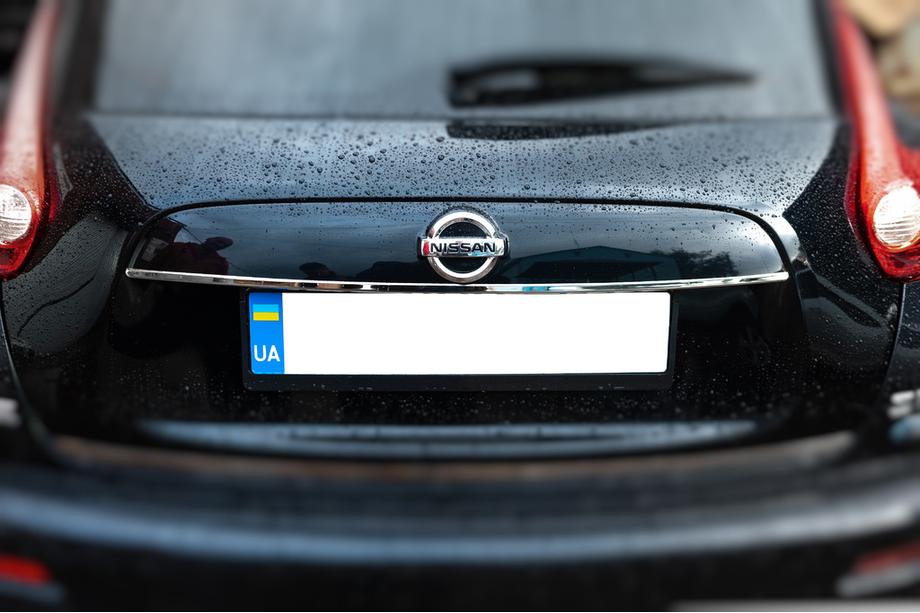 Nissan Juke 2010-2019 гг. Хромированная накладка над номером (нержавейка) Carmos - Турецкая Нержавеющая Сталь Фото 6