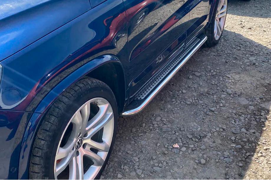 Volkswagen Tiguan 2007-2016 гг. Боковые Подножки Maydos V2 (2 шт., нержавейка) Фото 2