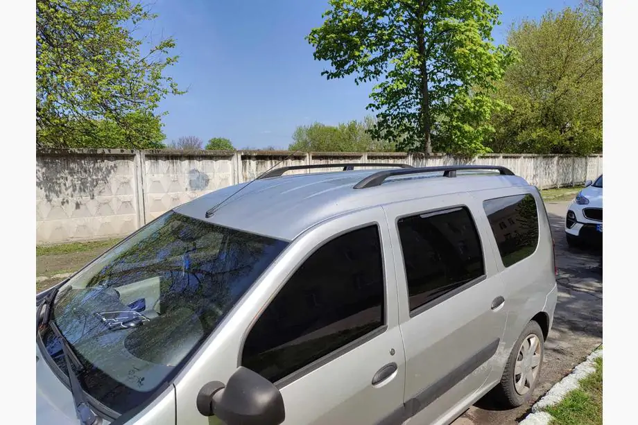 Renault Logan MCV 2005-2013 гг. Черные рейлинги Пластиковые ножки