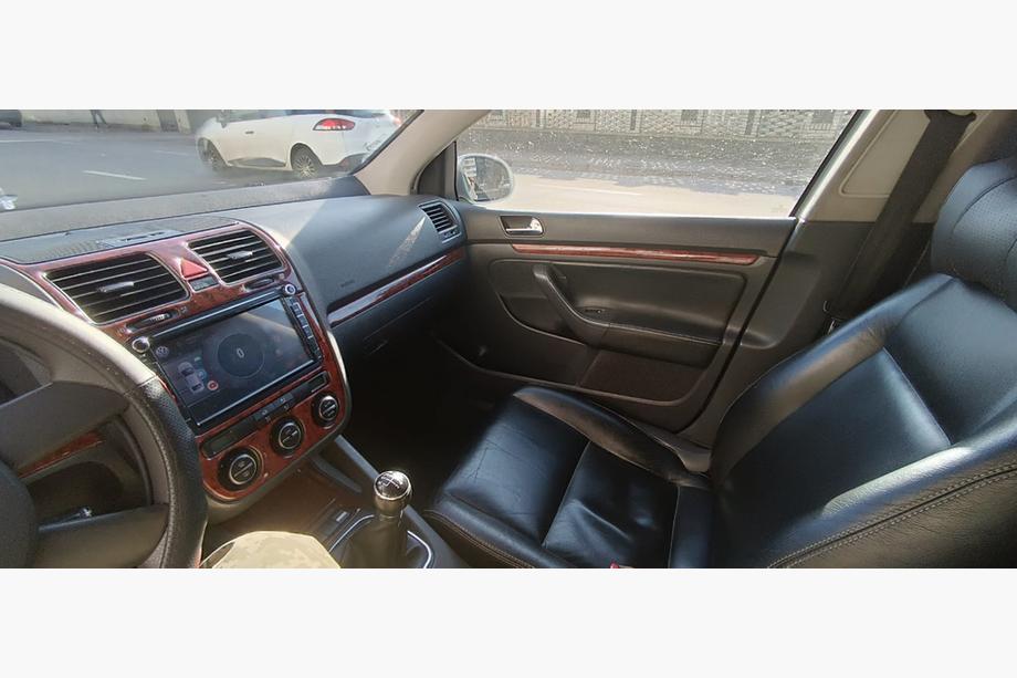 Volkswagen Jetta 2006-2011 гг. Накладки на Панель Приборов Карбон Фото 5