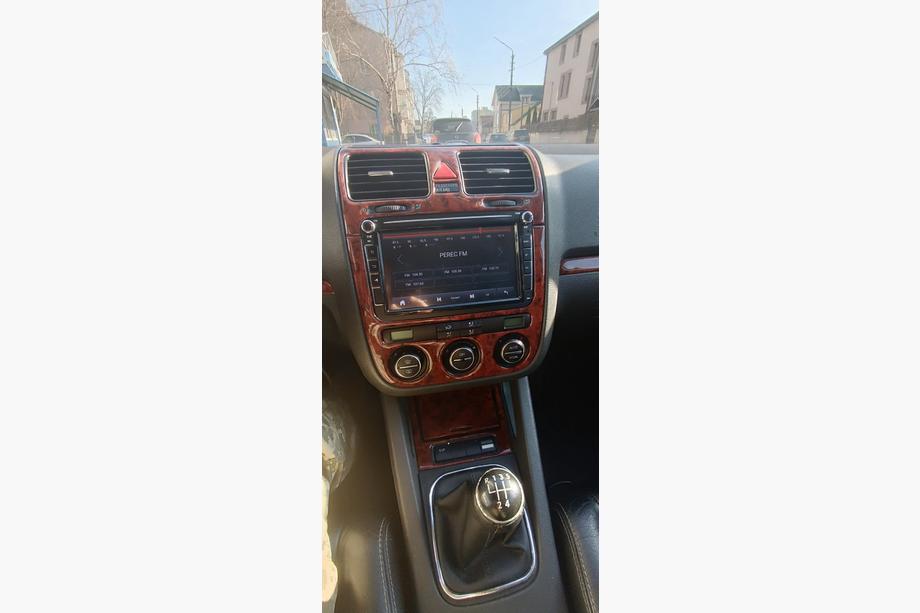 Volkswagen Jetta 2006-2011 гг. Накладки на Панель Приборов Карбон Фото 4