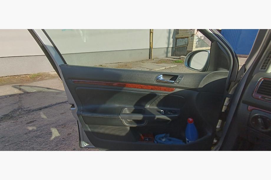 Volkswagen Jetta 2006-2011 гг. Накладки на Панель Приборов Карбон Фото 6