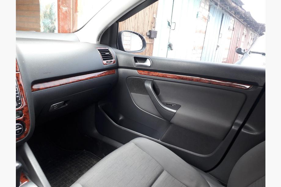 Volkswagen Jetta 2006-2011 гг. Накладки на Панель Приборов Карбон Фото 3