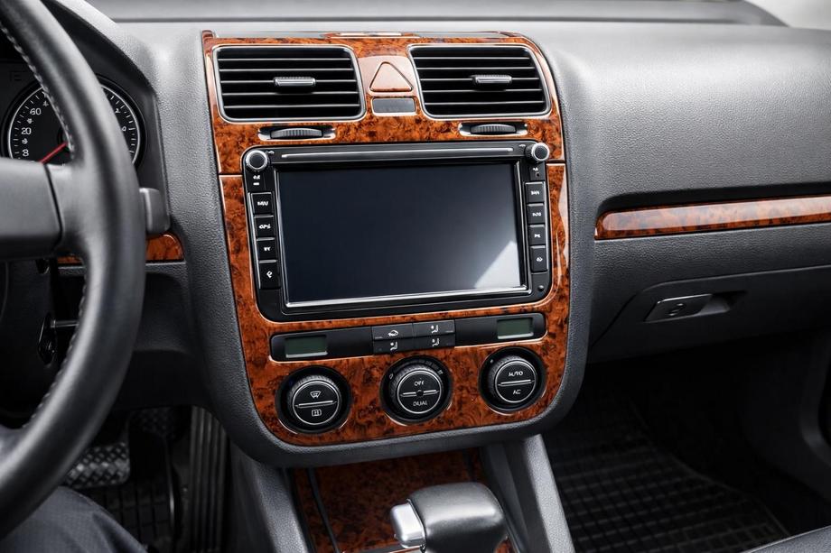 Volkswagen Golf 5 2003-2009 гг. Накладки на Панель Приборов Титан Фото 16