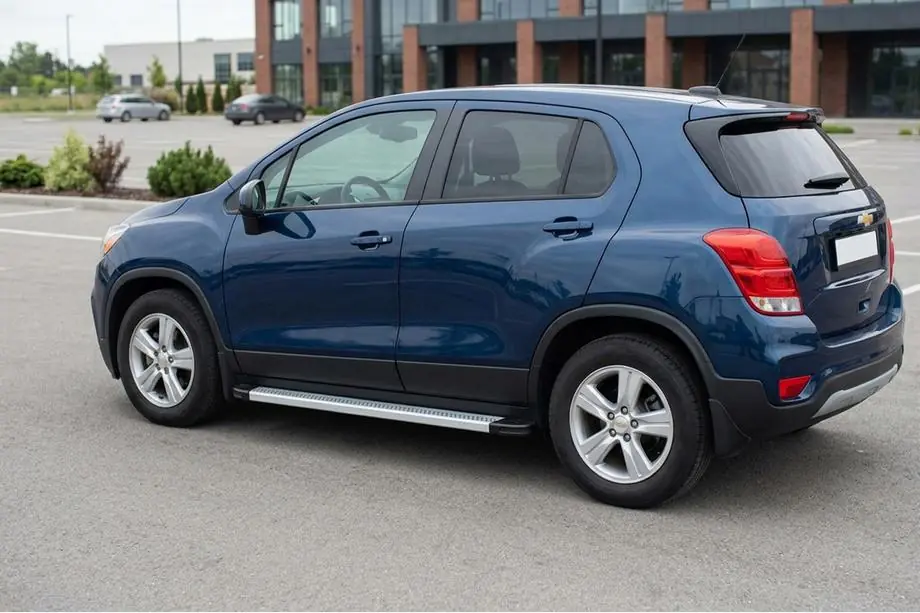 Chevrolet Trax 2012-2023 гг. Боковые Подножки Maya V2 (2 шт., Алюминий) Image