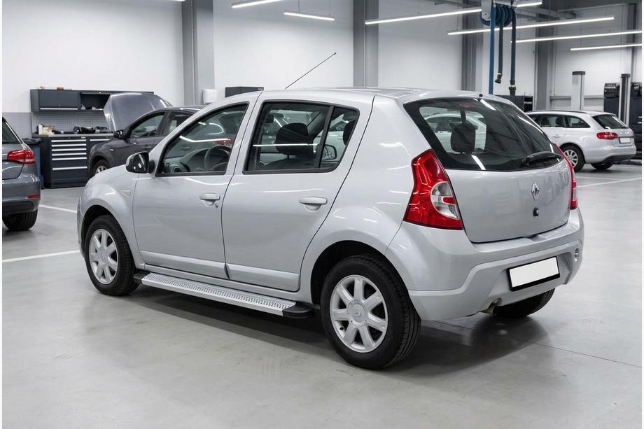 Dacia Sandero 2007-2013 гг. Боковые Подножки Maya V2 (2 шт., Алюминий) Image
