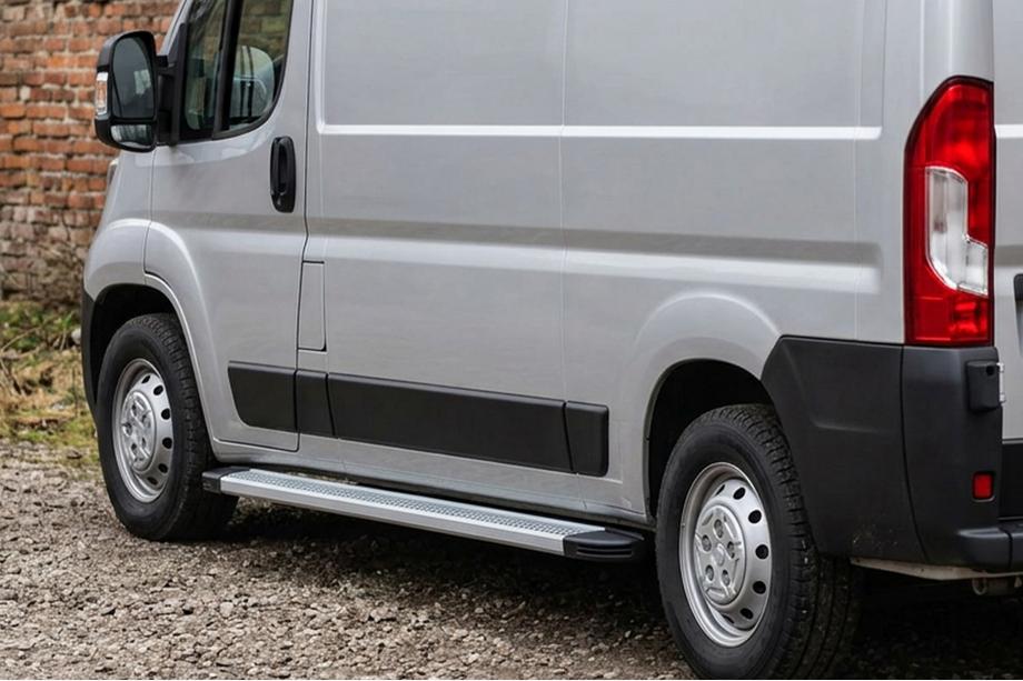 Peugeot Boxer 2006-2025 гг. Боковые Подножки Maya V2 (2 шт., Алюминий) Image