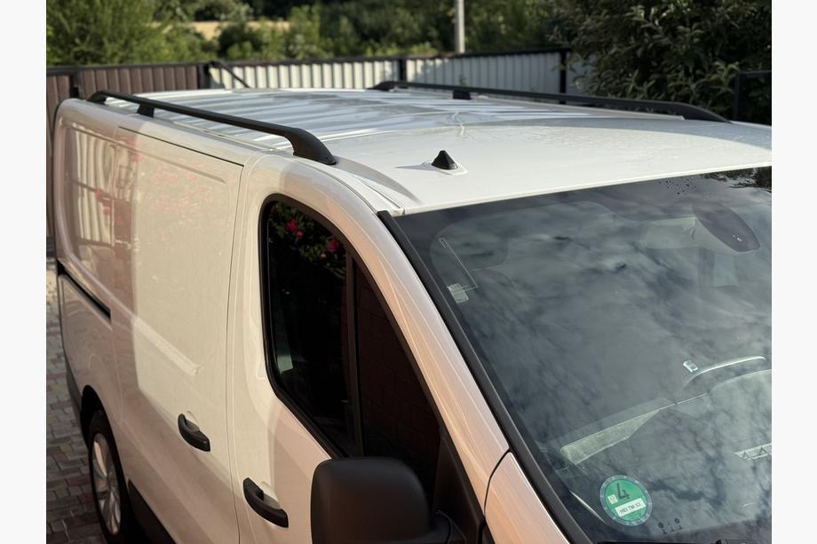 Renault Trafic 2015- гг. Черные рейлинги Длинные, пластиковые ножки Фото 2