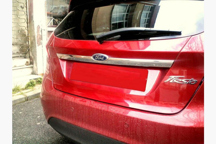 Ford Fiesta 2008↗/2013↗ планка над номером нержавейка Image