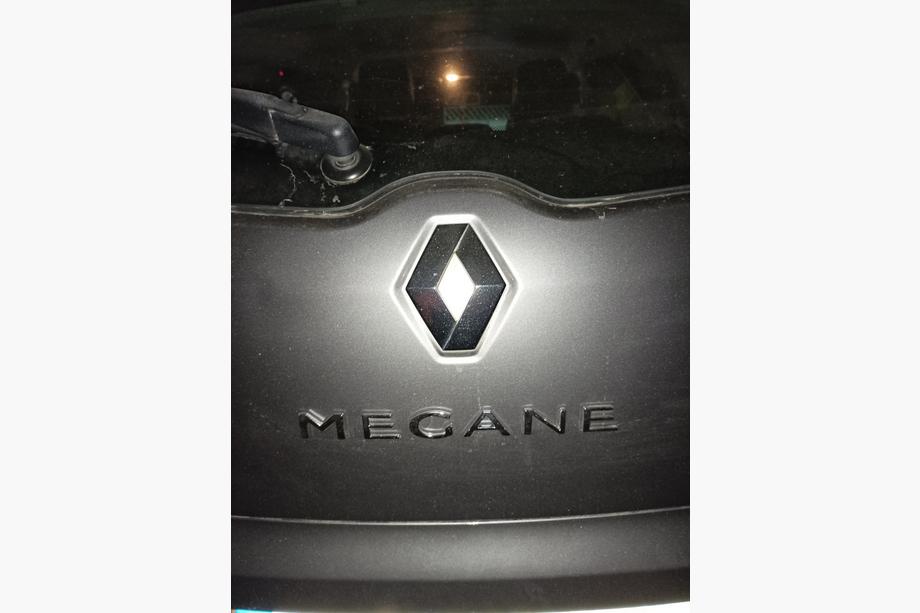 Надпись Megane 908897337R (270мм x 25мм) Image Надпись Megane 908897337R (270мм x 25мм) Image