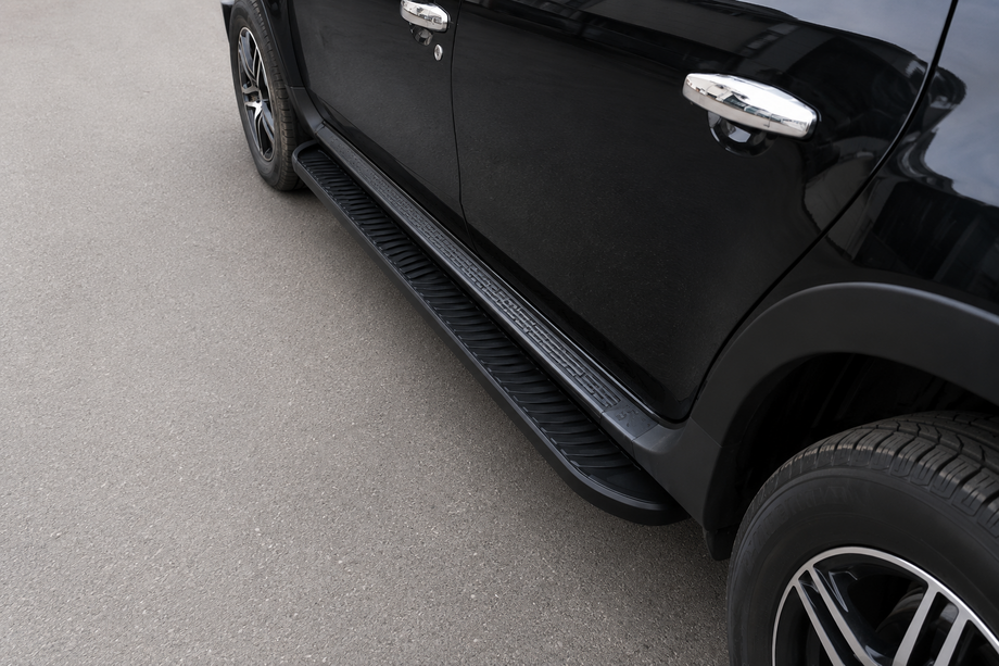 Dacia Duster 2008-2018 гг. Боковые Подножки Tayga V1 Черные (2 шт., Алюминий) Image