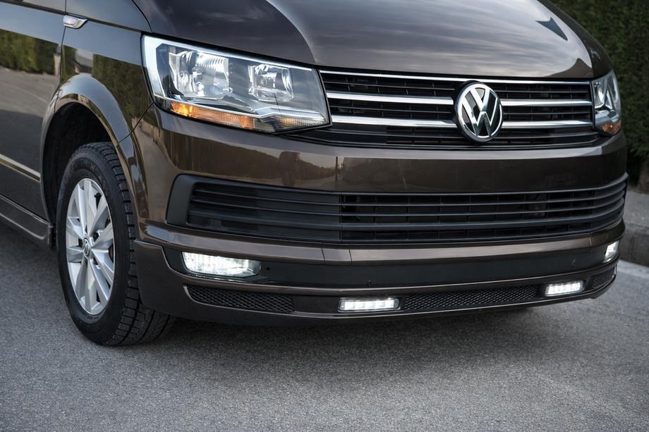 Volkswagen T6 2015-2024 гг. Накладка на передний бампер Sport 2-LED 2015-2018 (под покраску) Фото 1