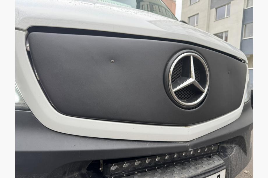 Mercedes Sprinter W906 2006–2018 гг. Зимняя накладка на решетку радиатора V1 (2013↗) Фото 2