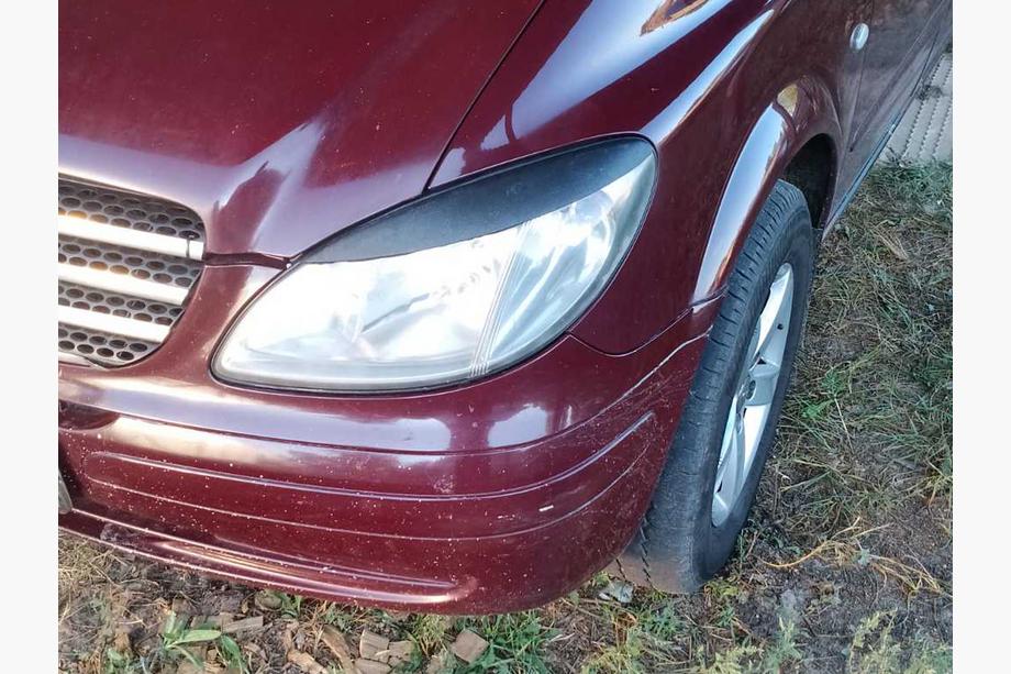 Mercedes Vito W639 2004-2014 гг. Реснички на фары прямые (2004-2010, 2 шт, пластик) Черный Матовый Фото 2