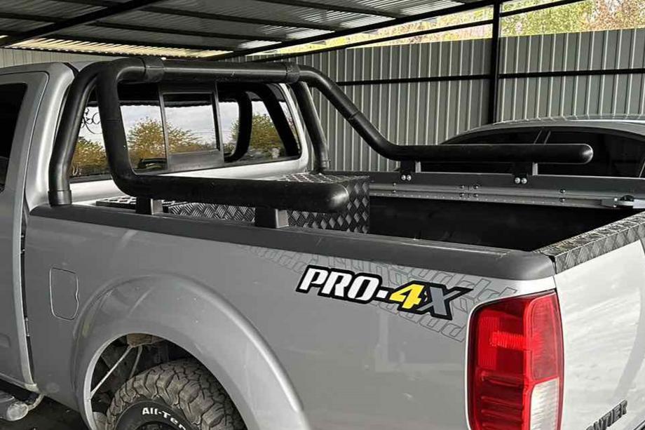 Nissan Navara/NP300 2016- гг. Дуга на кузов (черная) 76мм Фото 3