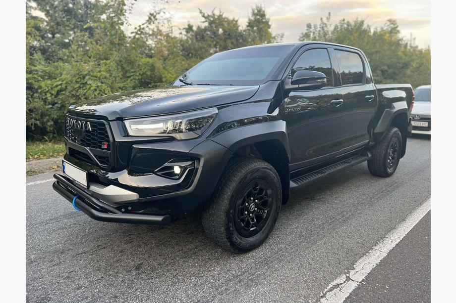 Toyota Hilux 2015- гг. Двойной передний кенгурятник Vegas (2015-2020, черный, 76мм) Фото 8