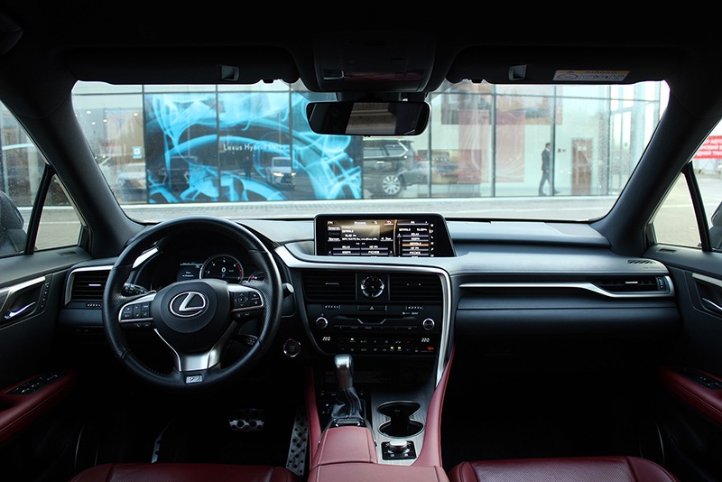 Обзор кроссовера Lexus RX F Sport