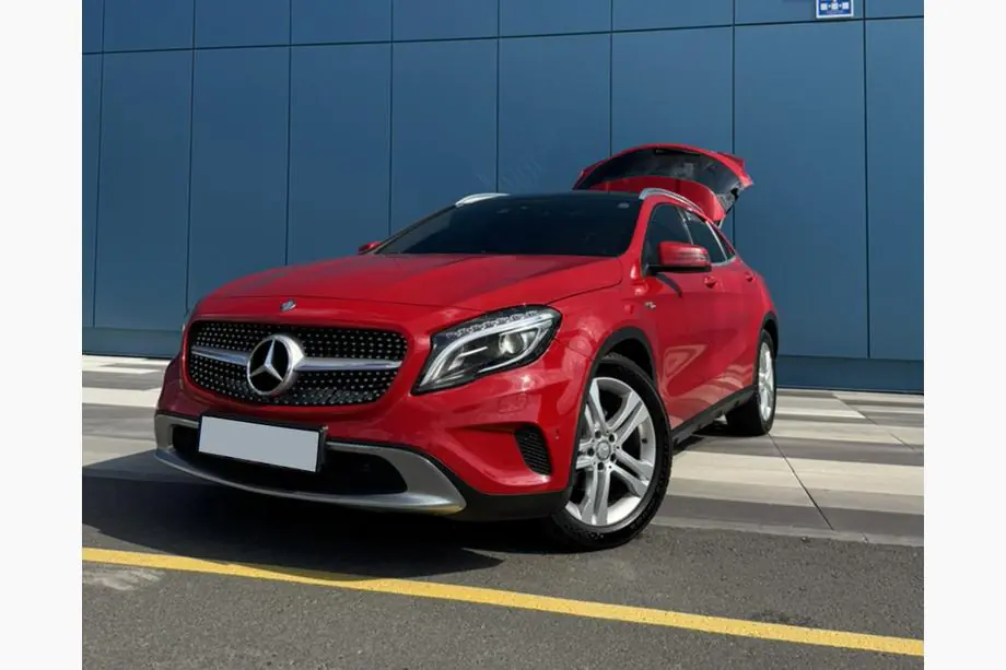 Mercedes GLA X156 2014-2019 гг. Передняя решетка радиатора Diamond Silver (2014-2016)