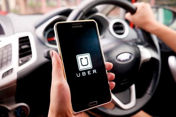 Пассажиры и водители Uber будут общаться через встроенный чат