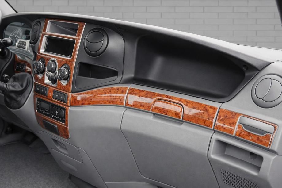 Iveco Daily 2006-2014 гг. Накладки на Панель Приборов Image