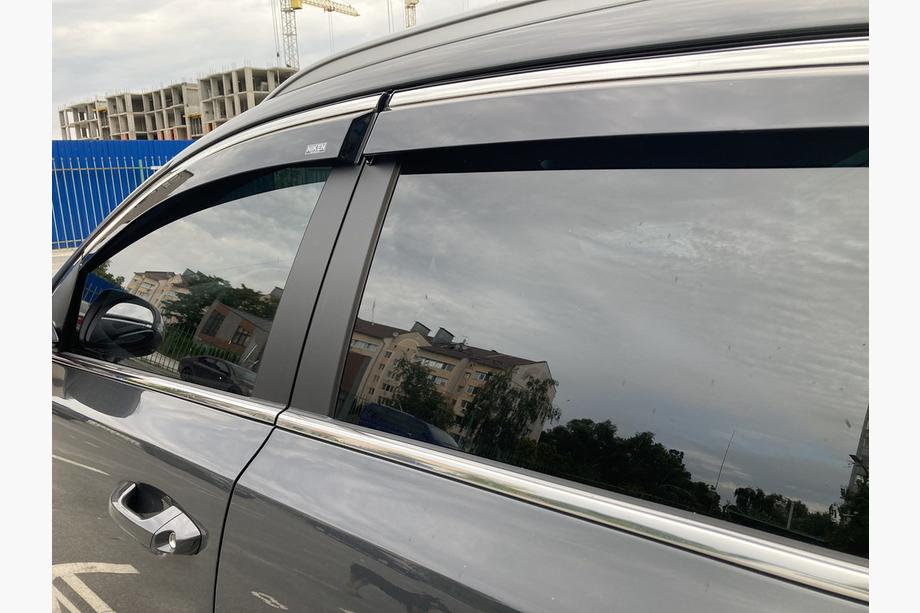 Kia Sportage 2015-2021 гг. Ветровики с хромированным молдингом (4 шт, Niken) Фото 2