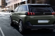 Французский стиль в кроссовере Peugeot 5008 2017 года