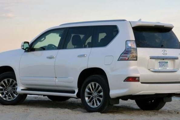 Брутальность и изысканность в обновленном внедорожнике Lexus GX 460 фото 4