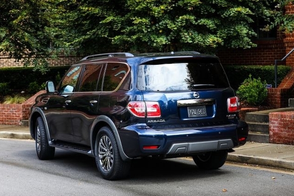 Внедорожник Nissan Armada получил уникальную версию Platinum Reserve фото 2
