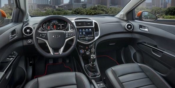 Больше комфорта и стиля в новой Chevrolet Aveo фото 6