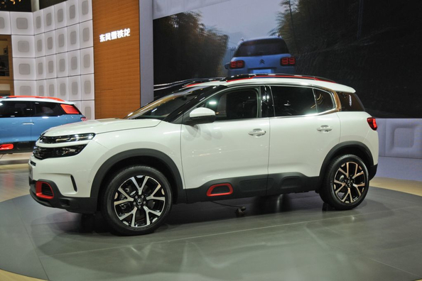 Обзор новой модели внедорожника Citroen C5 Aircross фото 2