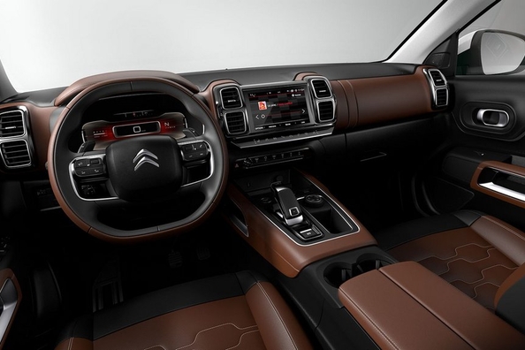 Обзор новой модели внедорожника Citroen C5 Aircross фото 5