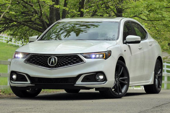 Обновленный премиальный седан Acura TLX