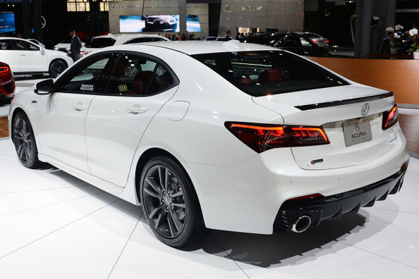 Обновленный премиальный седан Acura TLX фото 3