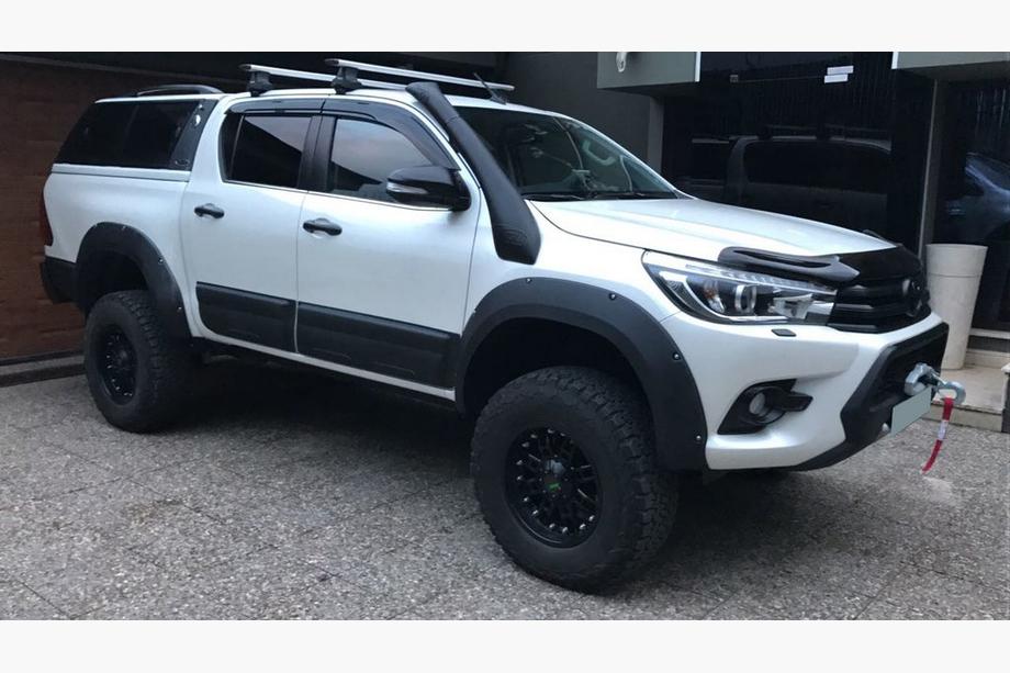 Toyota Hilux 2015- гг. Расширители колесных арок (2015-2020, ABS, на болтах) Фото 8