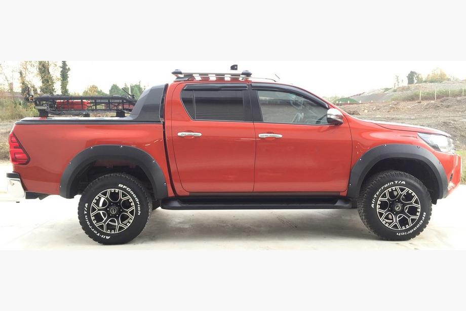 Toyota Hilux 2015- гг. Расширители колесных арок (2015-2020, ABS, на болтах) Фото 12